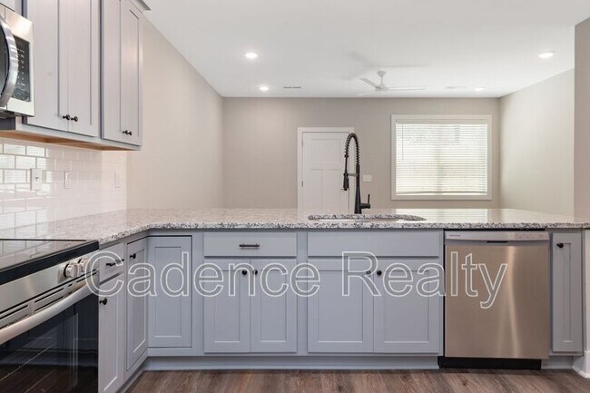 Building Photo - 1723 Perimeter Lp