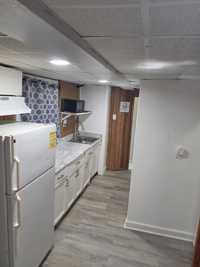 Foto del edificio - 5825 Lamont Dr