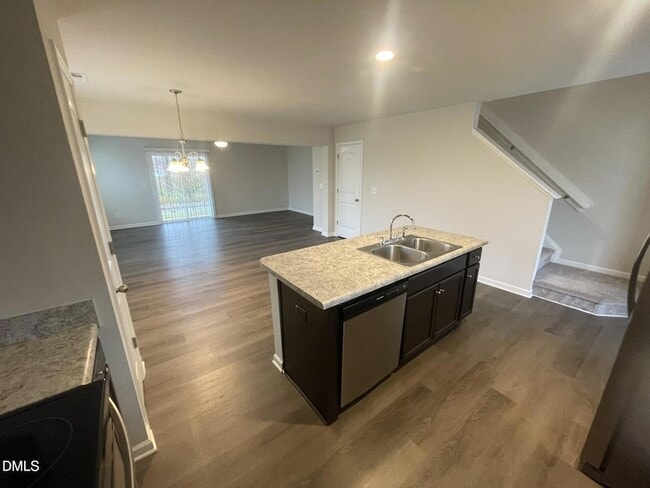 Building Photo - 1089 Peony Ln