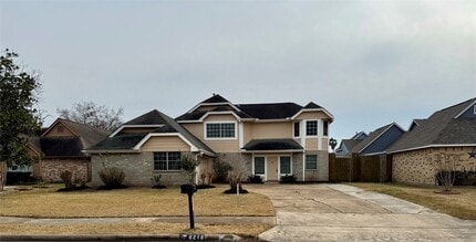 Building Photo - 6218 Ladera Dr