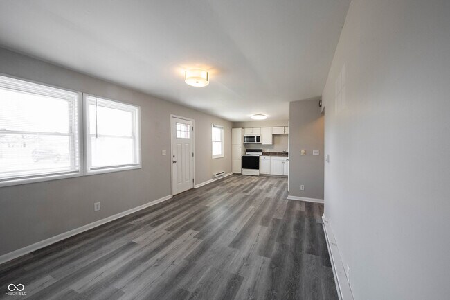 Foto del edificio - 140 Maple Park Dr