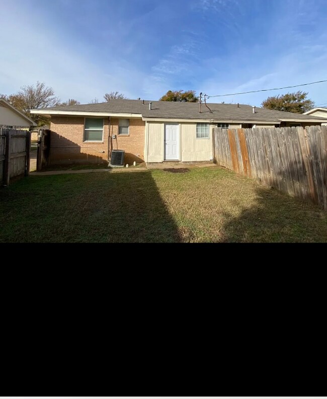 Building Photo - 2513 Normont Cir