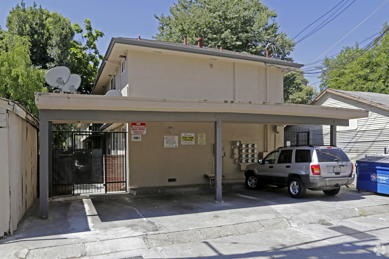 Foto del edificio - Hazelwood Apartments