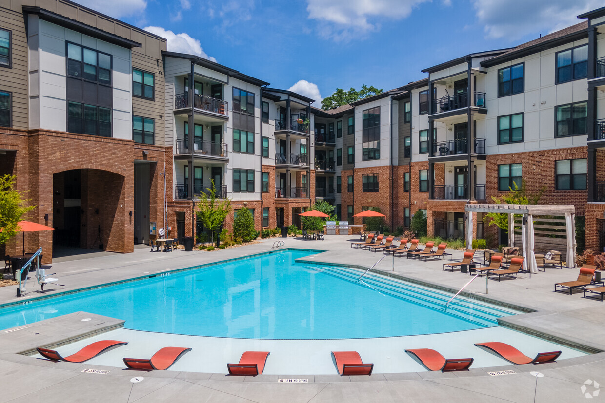 Foto principal - The Kirkwood Apartments at Edgewood