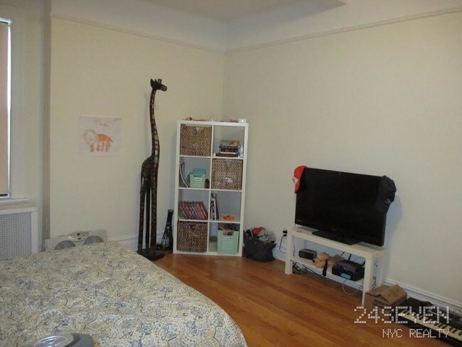 5 W th St New York Ny Condo For Rent In New York Ny Apartments Com