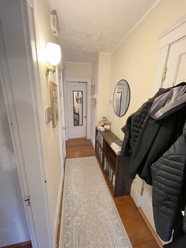 Building Photo - 14 Sanborn Ave