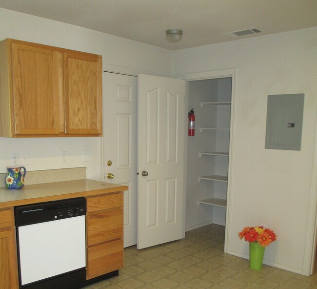 Pantry - 1059 E Iowa Ave