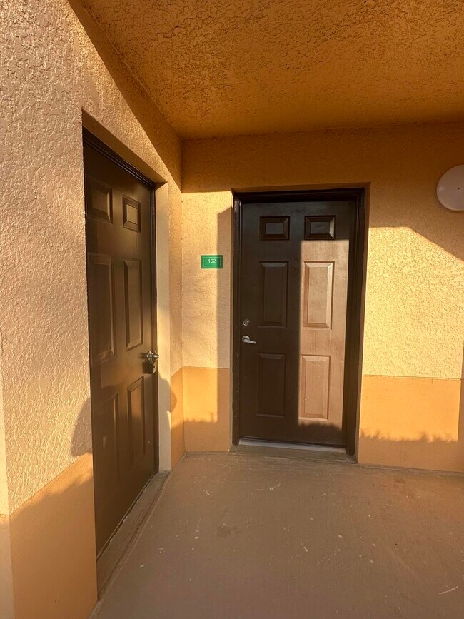 Foto del edificio - 291 SW Palm Dr