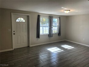 Building Photo - 2173 Barry Dr