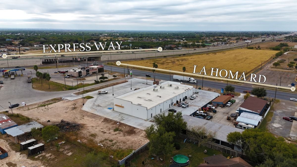 Building Photo - 180 N La Homa Rd