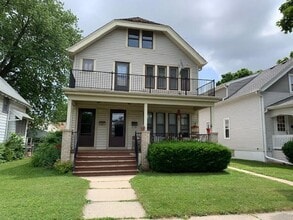 Building Photo - 1034 S 76th St