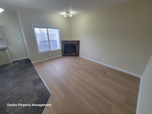 Photo du bâtiment - 171 Brintnell Blvd NW