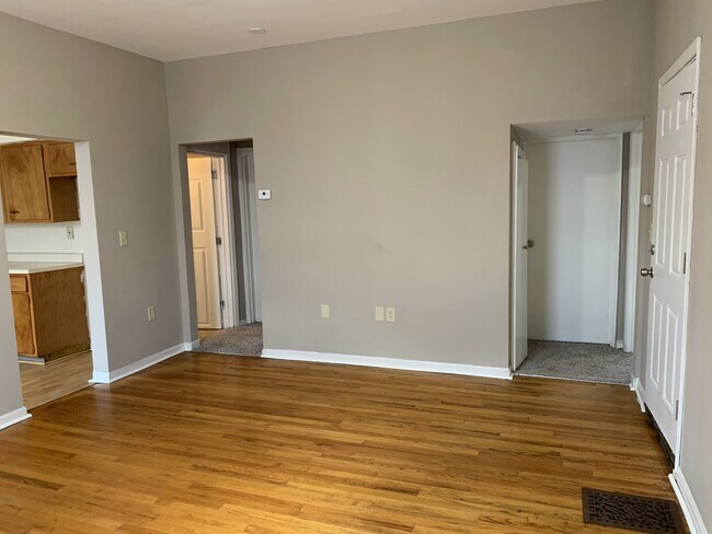 Foto del edificio - 6913 Gilbert Ave