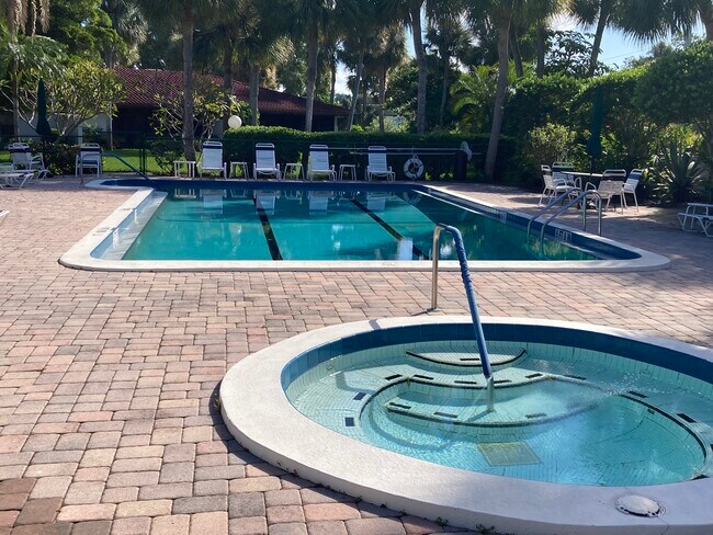 Piscina y jacuzzi - 3500 El Conquistador Pky