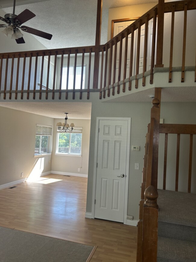 Foto del edificio - "Charming 3-Bed, 2-Bath Single Family Home in Littleton!"