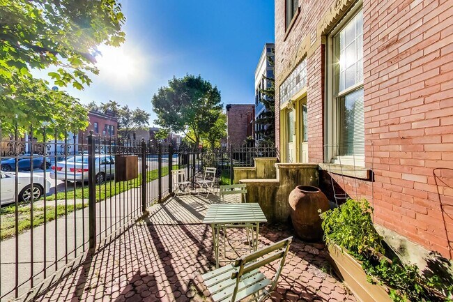 Foto del edificio - 2148 W Erie St