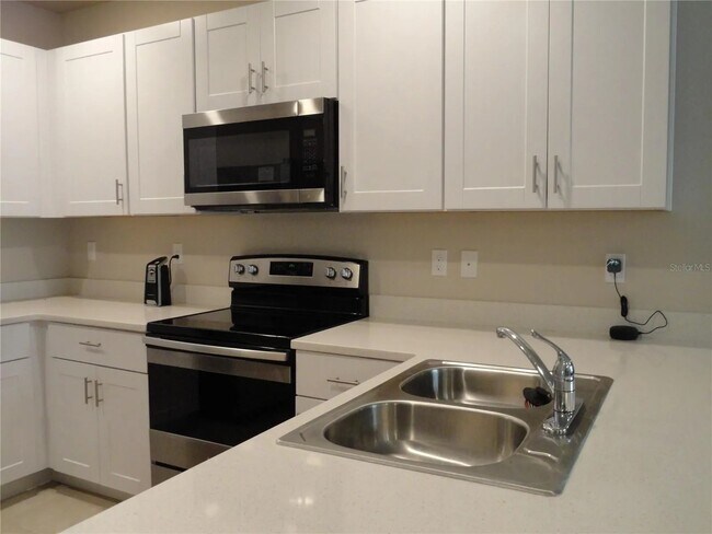 Cocina - 25152 E Lenox Cir