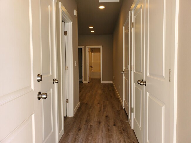 Foto del edificio - 6912 Liberty Ln