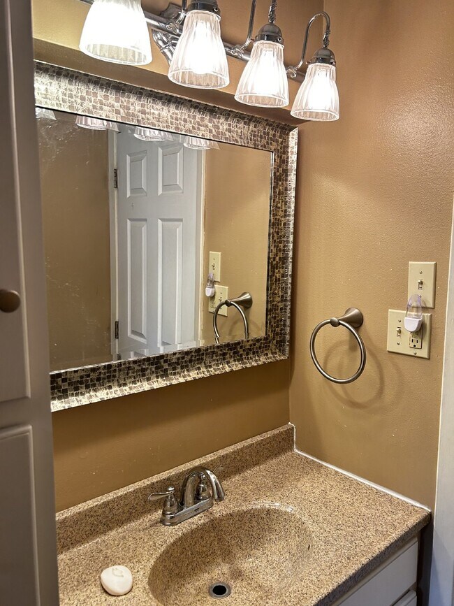 Building Photo - Charming 3 Bed, 2 Bath Rental Home in Mart...