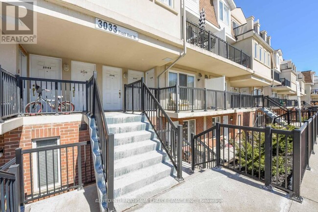 Photo du bâtiment - 3033-3033 Finch Ave W