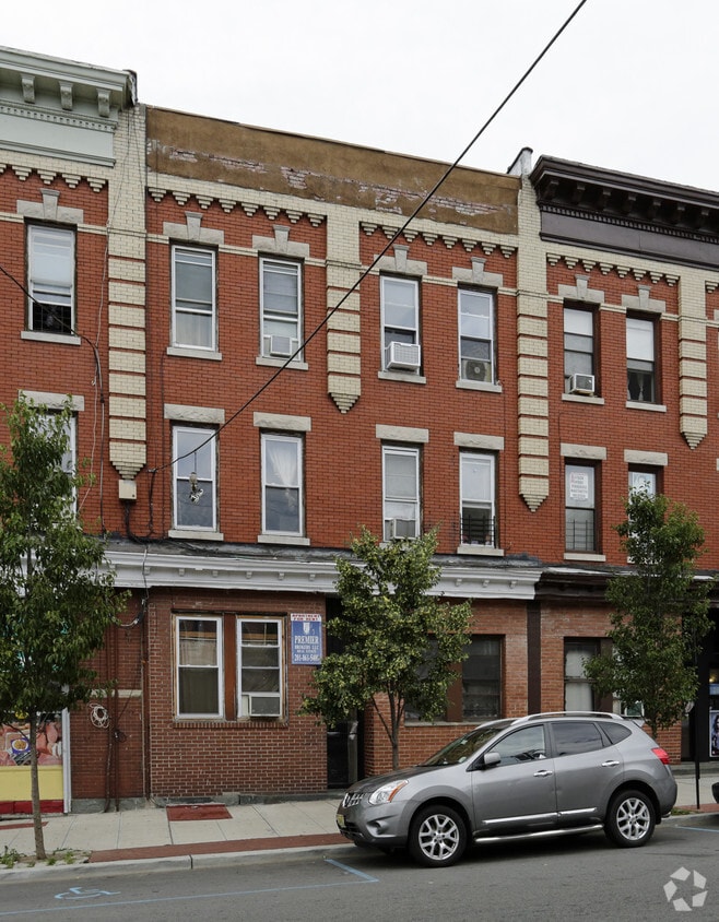 Primary Photo - 1405 New York Ave
