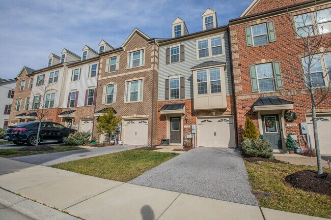 Foto del edificio - Gorgeous 3 BR/2.5 BA Townhome in Hanover!