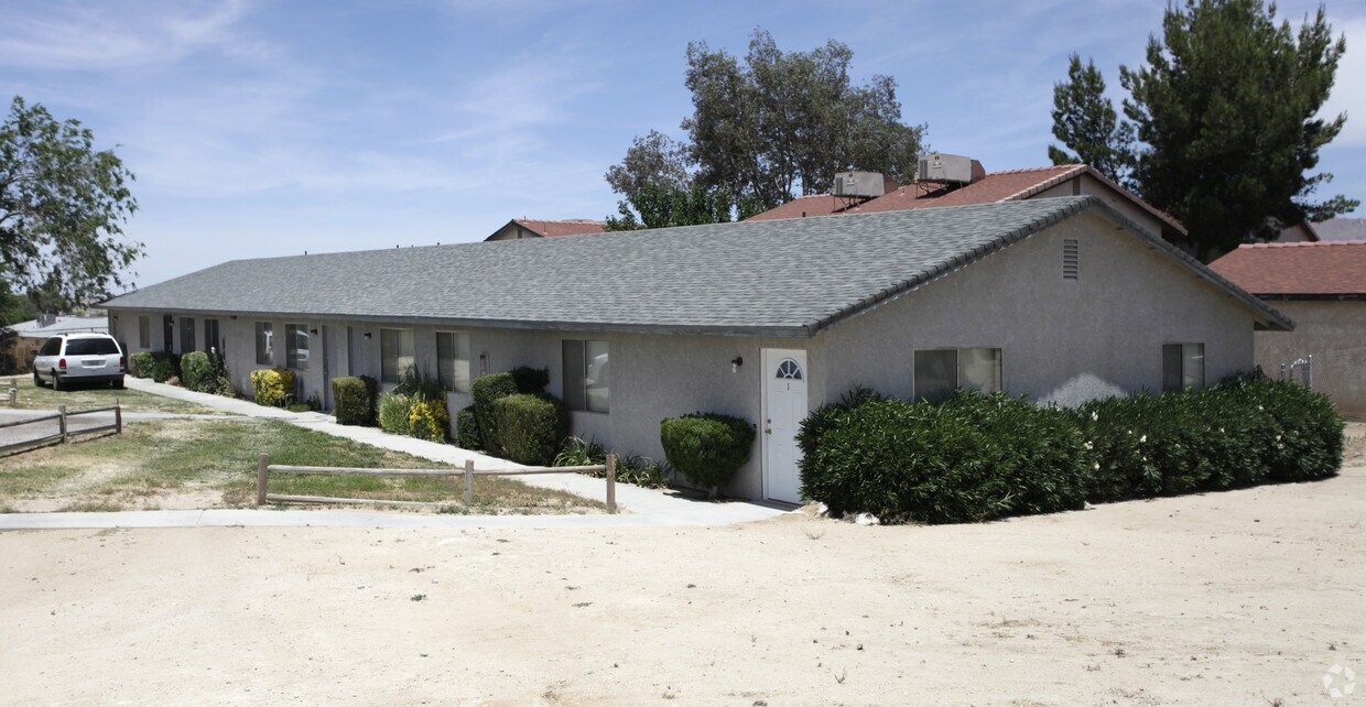 Primary Photo - 15000 Ritter St
