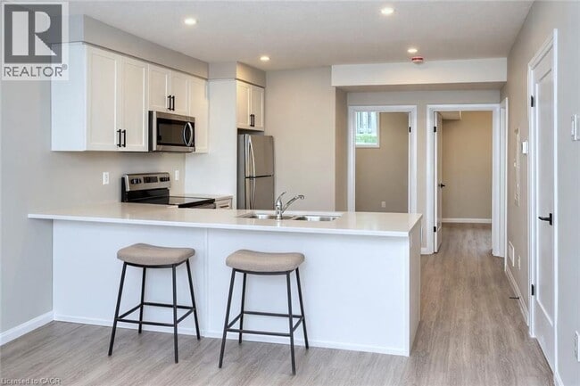 Building Photo - 689 Myers Rd