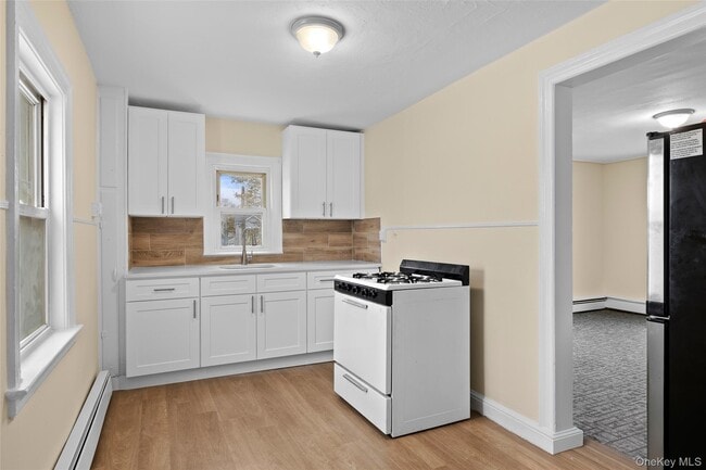 Foto del edificio - 1883 Bellmore Ave