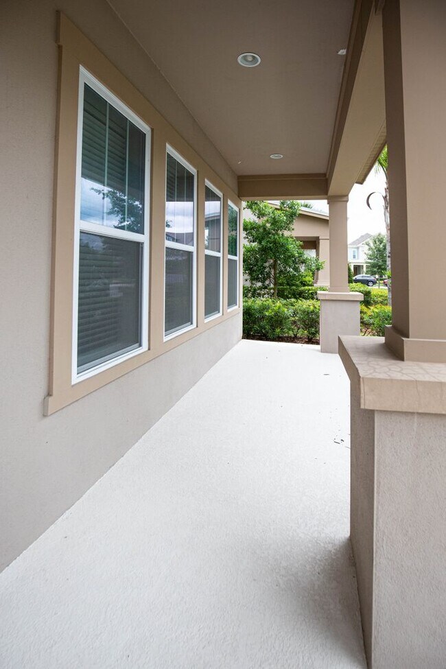 Building Photo - AVAILABLE ON 06/01 - 3 bedroom and 2.5 bat...