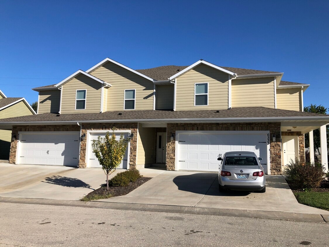6329 Darnell St, Shawnee, KS 66216 Townhome Rentals in Shawnee KS