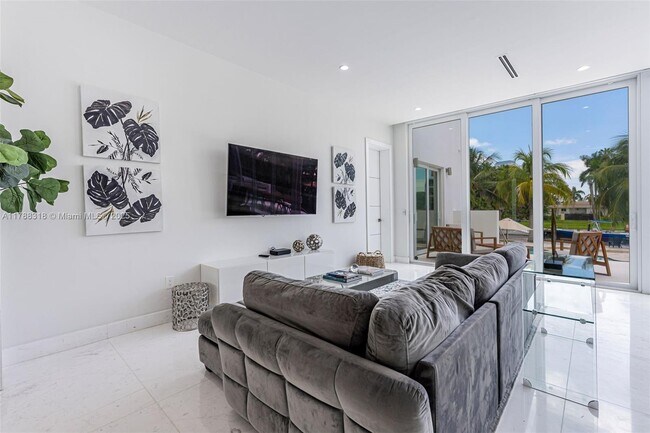 Foto del edificio - 1090 NE 84th St