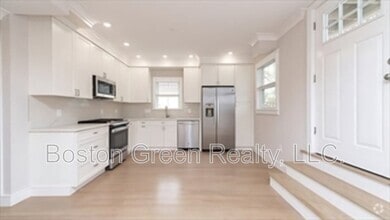 Building Photo - 2A Rossmore Rd