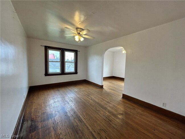 Building Photo - 2520 Sunset Blvd