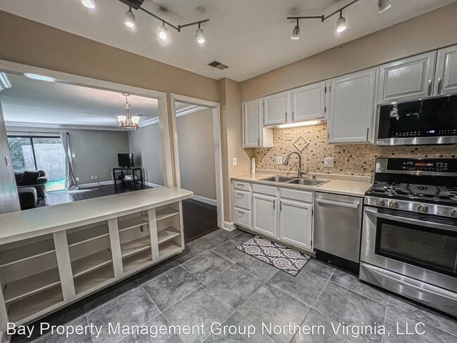 Building Photo - 2 br, 2.5 bath House - 3816B Steppes Ct