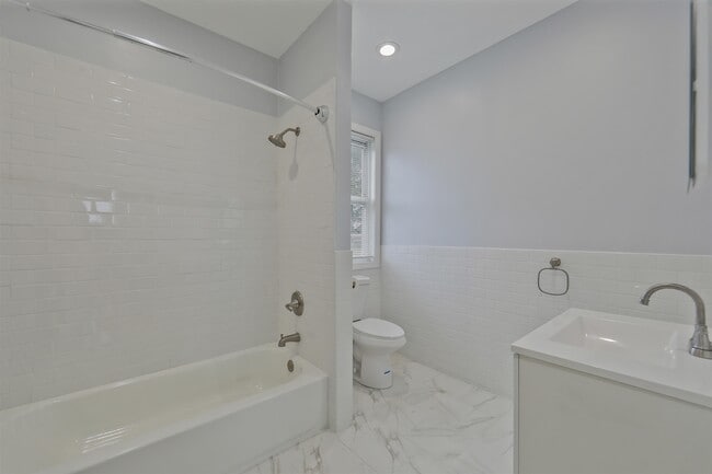 Building Photo - 26 MONTROSE Ter