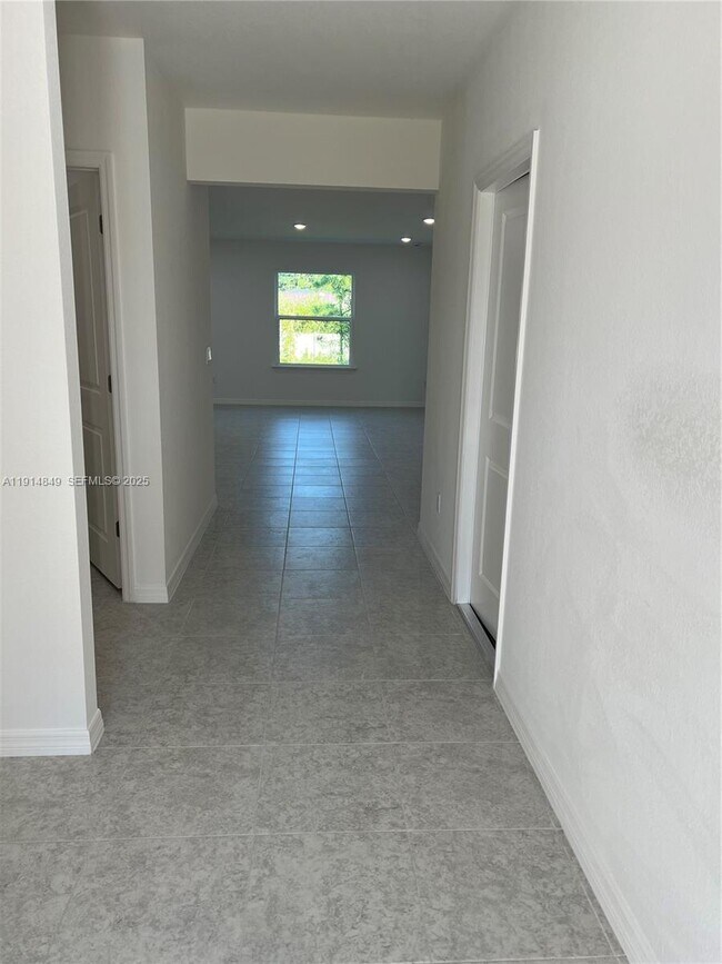 Foto del edificio - 55 Douglas Ave S