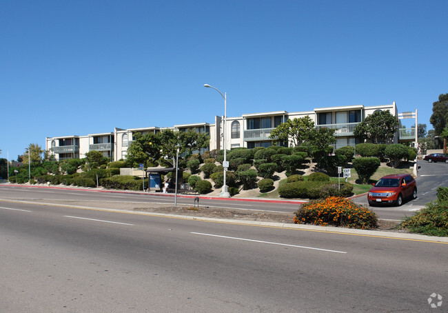 Building Photo - Villa Verde