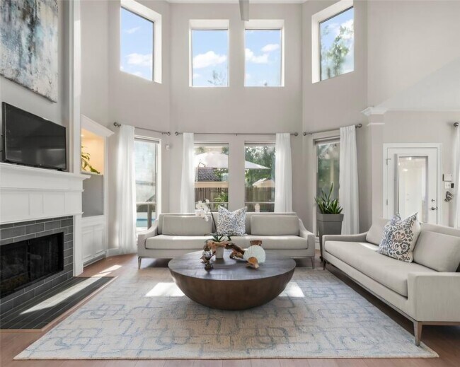 Foto del edificio - 3006 Brooks Ct
