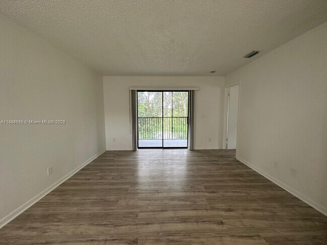 Foto del edificio - 10453 NW 11th St