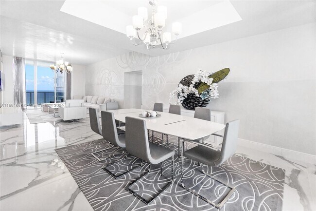 Building Photo - 15811 Collins Ave