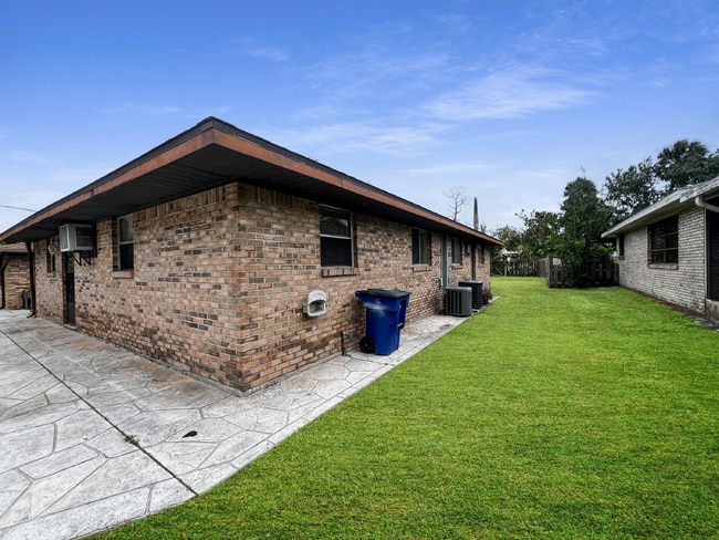 Photo - 27917 Washington St Apartment