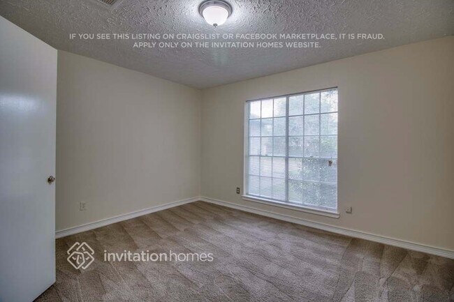 Foto del edificio - 15911 Timber Valley Dr