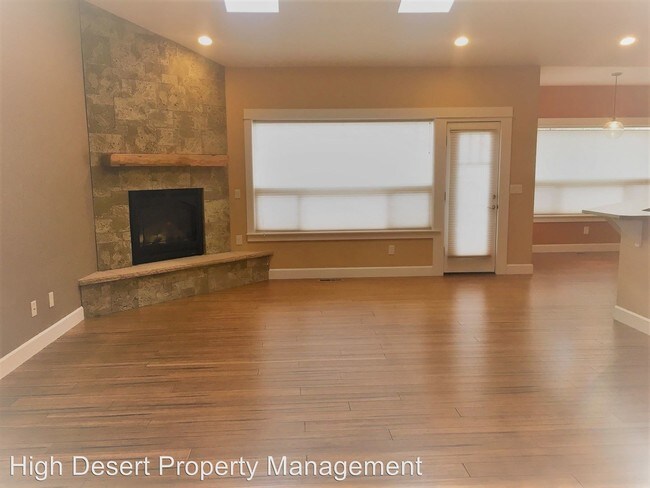 Building Photo - 10121 Juniper Glen Cir