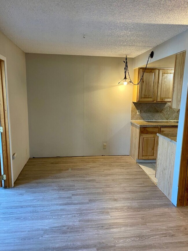 Foto del edificio - Available for 2026-2027 Pre-Leasing! 3 Bed...