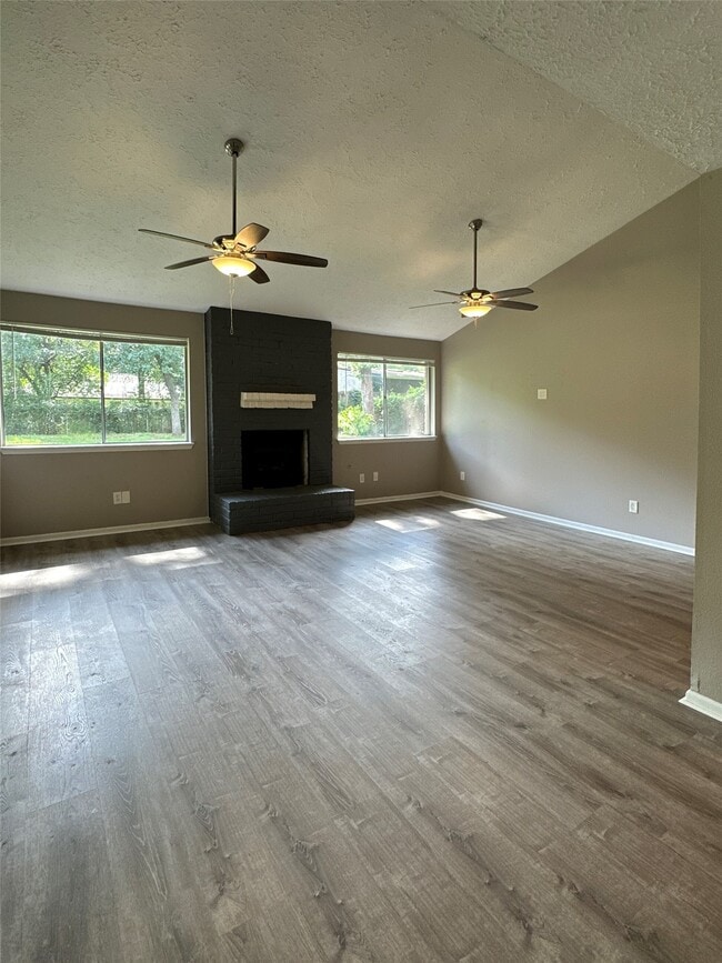 Building Photo - 26403 Hunters Hollow Dr
