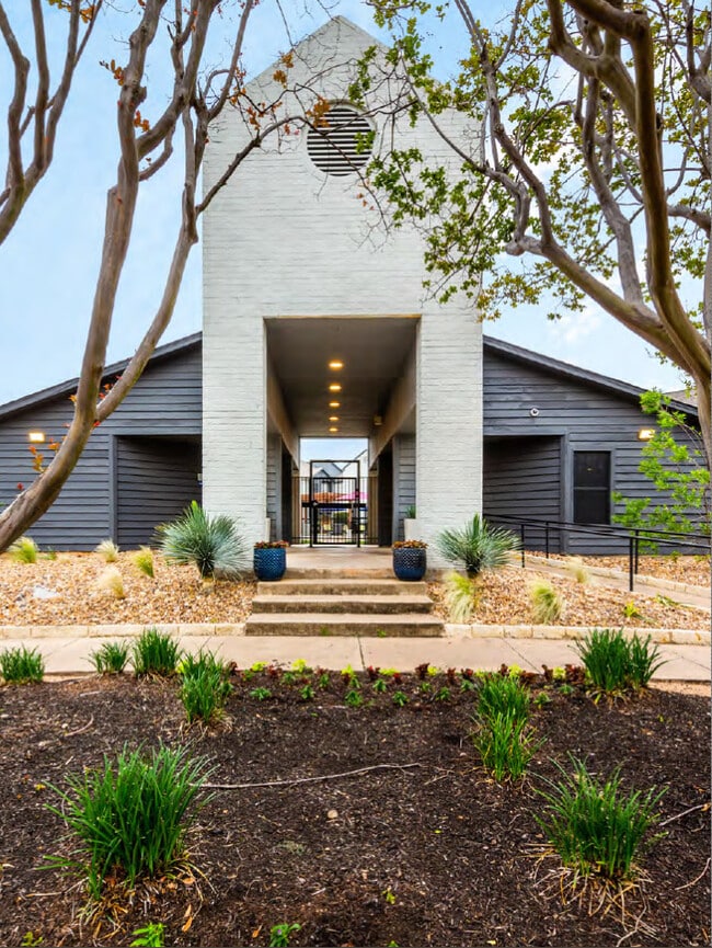 Building Photo - Alara North Burnet