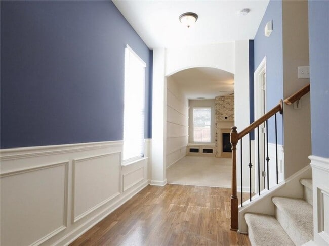 Foto del edificio - 204 Highland Village Ln