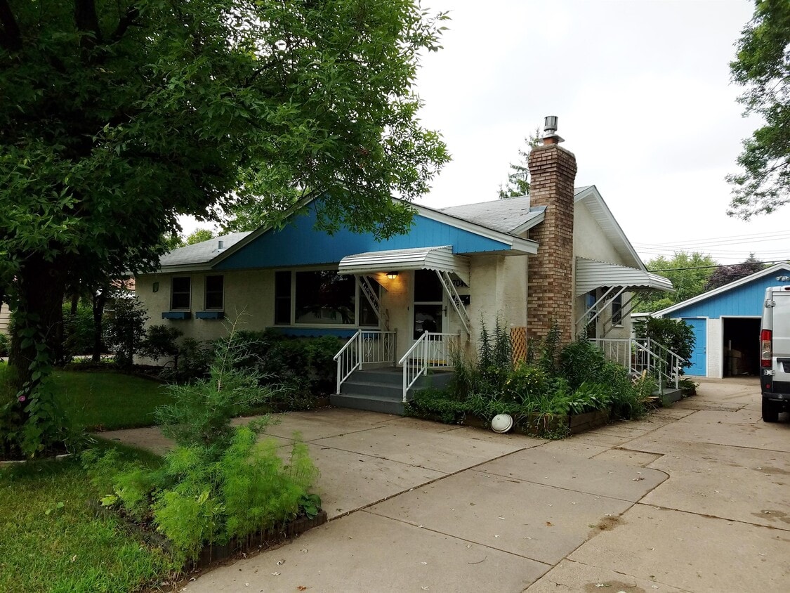 Primary Photo - 7048 France Ave N