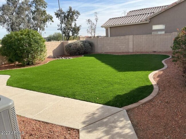 Building Photo - Lovely Home in COYOTE LAKES UNIT 1